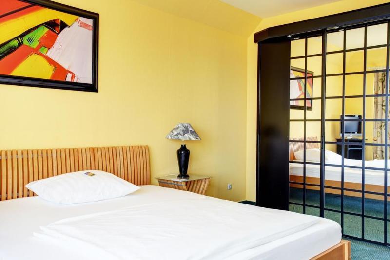 Hotel Toskana วิสบาเดน ภายนอก รูปภาพ